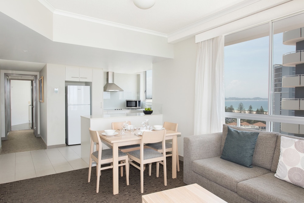 Apartamento de dos Dormitorios del hotel Mantra Twin Towns. Foto 5