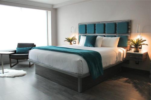 Alojamiento Signature Collection - 1 cama extragrande del hotel Le Bleu. Foto 3