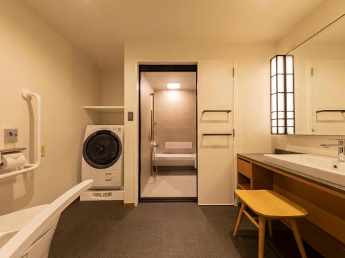 Habitación familiar Sofá Cama incluido 2 Camas individuales del hotel Tokyu Stay Hida-takayama Musubi No Yu. Foto 5