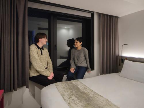 Habitación con cama extragrande. del hotel the b ginza. Foto 5