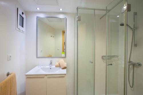 One - Bedroom Apartment with Limited Sea View del hotel Grupotel Revoli. Foto 4