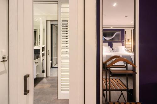 Habitación Doble Estándar con acceso al spa - 1 o 2 camas del hotel Seventy Barcelona. Foto 3