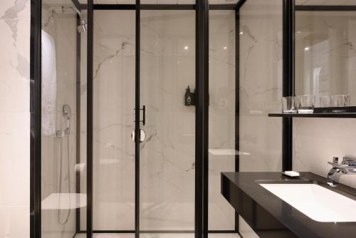 Habitación Doble Básica con acceso al spa del hotel Seventy Barcelona. Foto 3