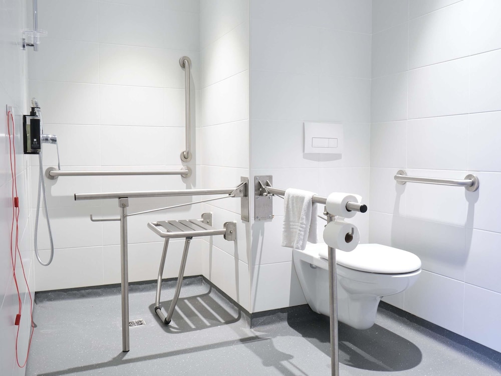 Habitación Doble Adaptada del hotel ibis budget Bilbao City. Foto 4