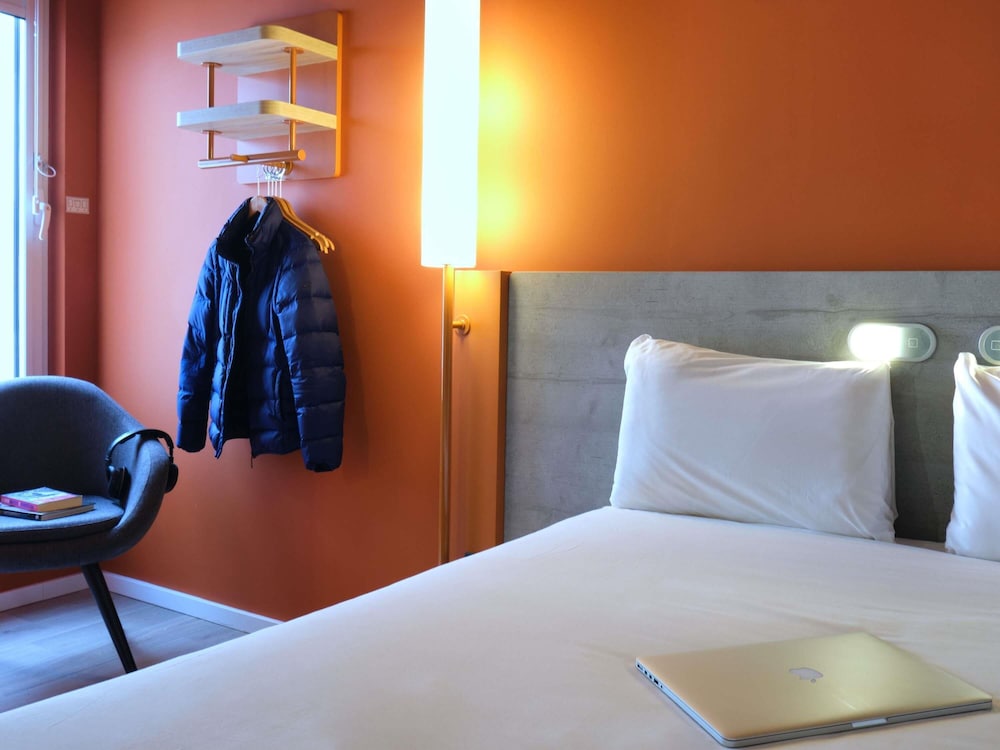 Habitación superior, 1 cama doble (XL) del hotel ibis budget Bilbao City. Foto 4