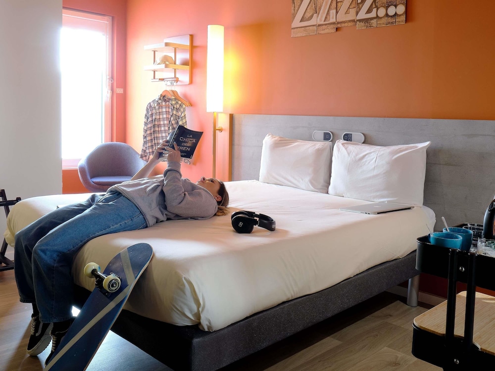 Habitación superior, 1 cama doble (XL) del hotel ibis budget Bilbao City. Foto 6