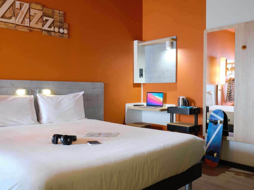 Habitación superior, 1 cama doble (XL) del hotel ibis budget Bilbao City. Foto 7