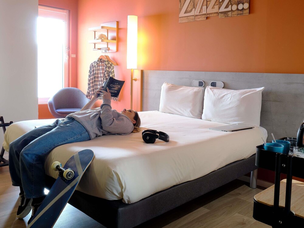 Habitación superior, 1 cama doble (XL) del hotel ibis budget Bilbao City. Foto 8