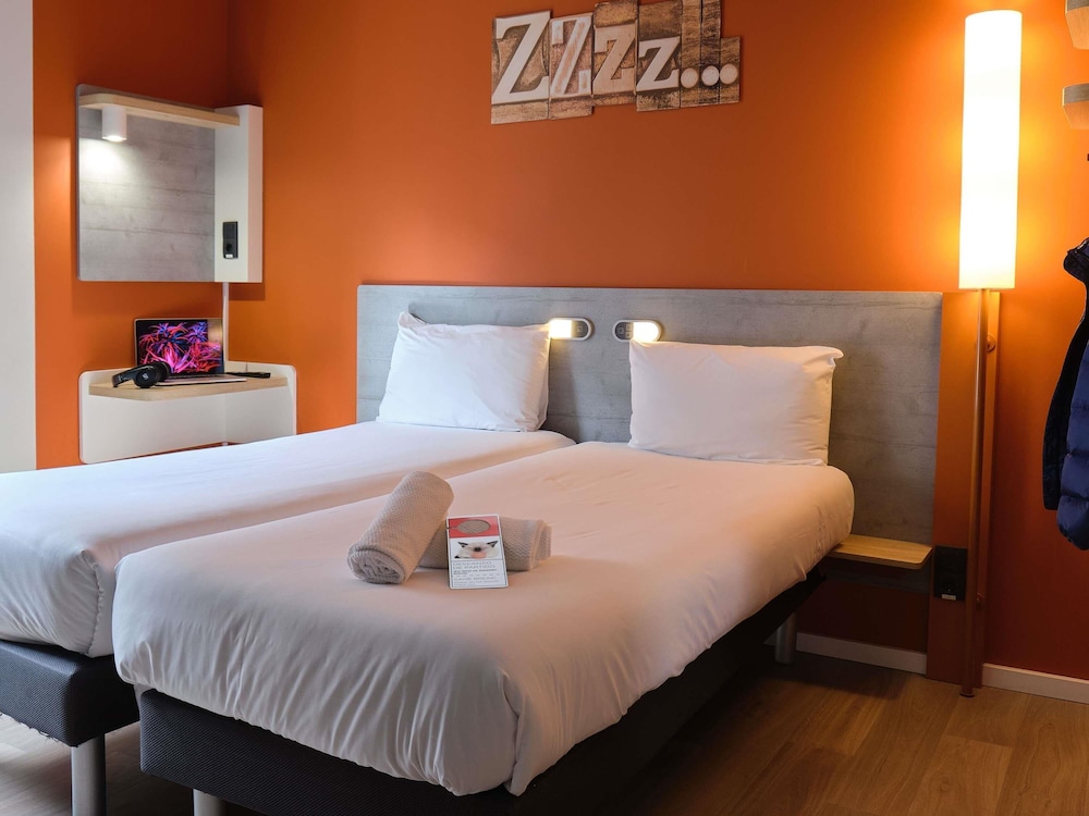 Habitación Twin Adaptada (2 Camas Individuales) del hotel ibis budget Bilbao City. Foto 5