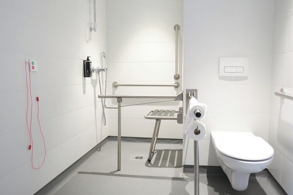 Habitación Doble Adaptada del hotel ibis budget Bilbao City. Foto 7