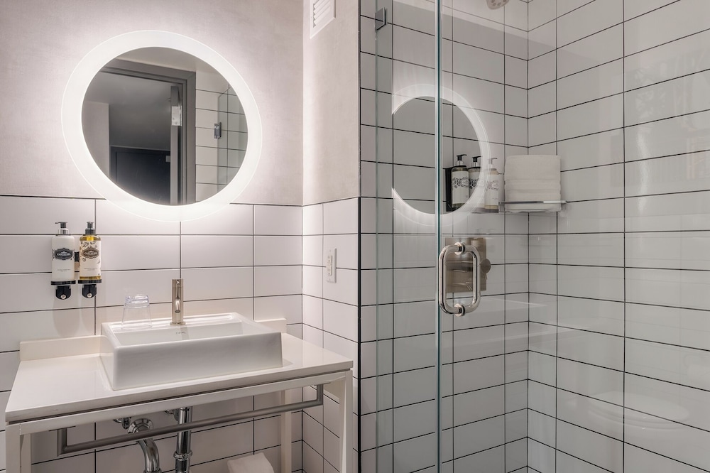 Habitación Confort doble, 2 camas dobles del hotel Pestana CR7 Times Square. Foto 7