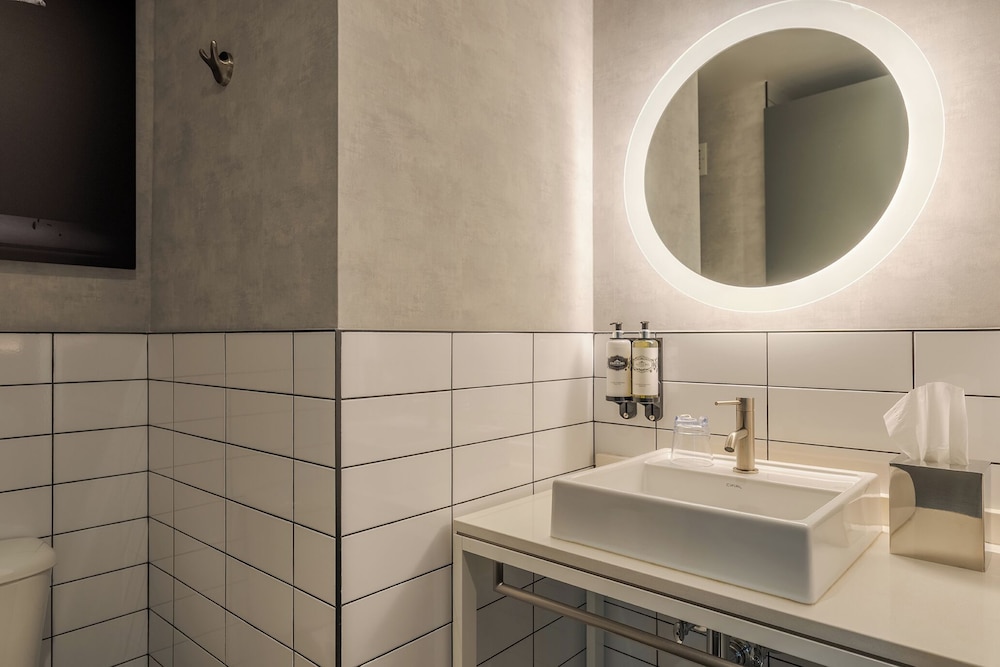 Habitación doble superior, 2 camas dobles del hotel Pestana CR7 Times Square. Foto 7