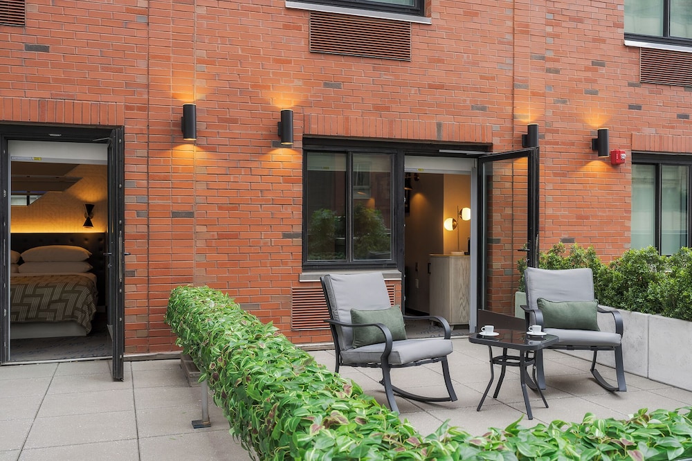 Junior Suite with Balcony and View del hotel Pestana CR7 Times Square. Foto 8