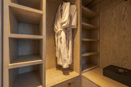 Suite Junior con balcón y vistas del hotel Pestana CR7 Times Square. Foto 7