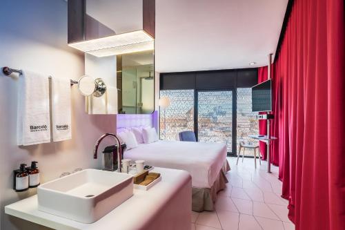 Alojamiento Deluxe con vistas de Barcelona del hotel Barceló Raval