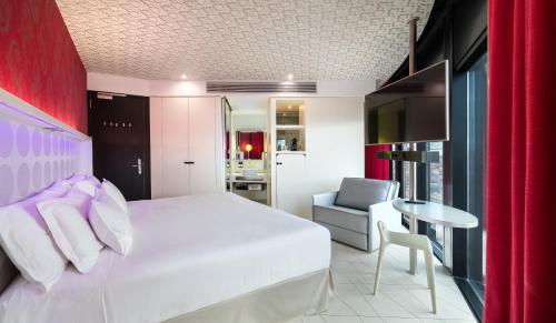 2 Habitaciones Dobles Superiores comunicadas del hotel Barceló Raval. Foto 1