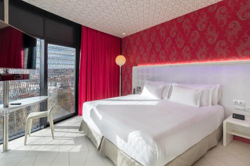 2 Habitaciones Dobles Superiores comunicadas del hotel Barceló Raval. Foto 2