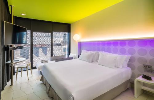 Habitación Triple Superior del hotel Barceló Raval. Foto 2