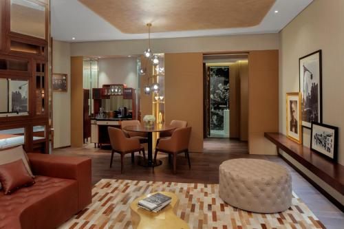Suite Don Corleone del hotel Paramount Dubai. Foto 1