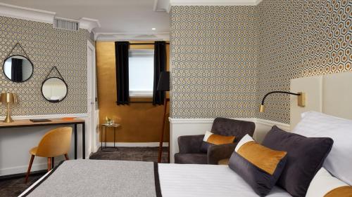 Junior suite Con Vistas Sofá Cama incluido 2 Camas individuales del hotel LE ROYAL RIVE GAUCHE