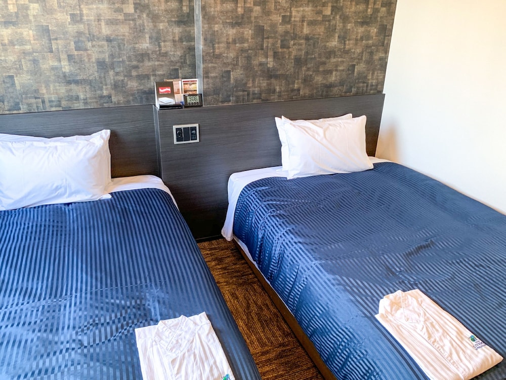 Habitación con 2 camas individuales, no fumadores del hotel Livemax Shinjuku Kabukicho. Foto 2