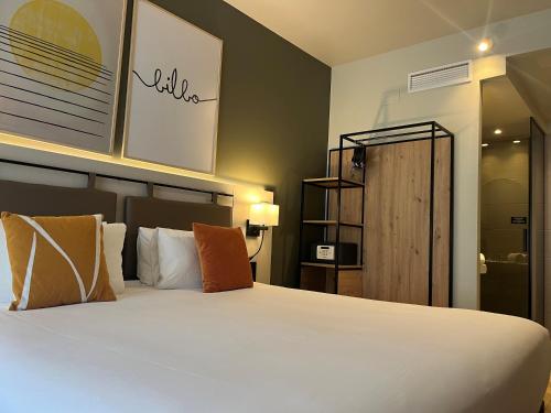 Habitación Estándar - 1 cama grande del hotel voco Bilbao - City by IHG. Foto 1