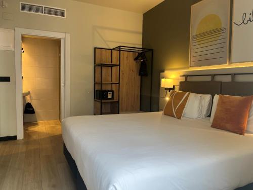 Suite de 1 dormitorio del hotel voco Bilbao - City by IHG. Foto 2