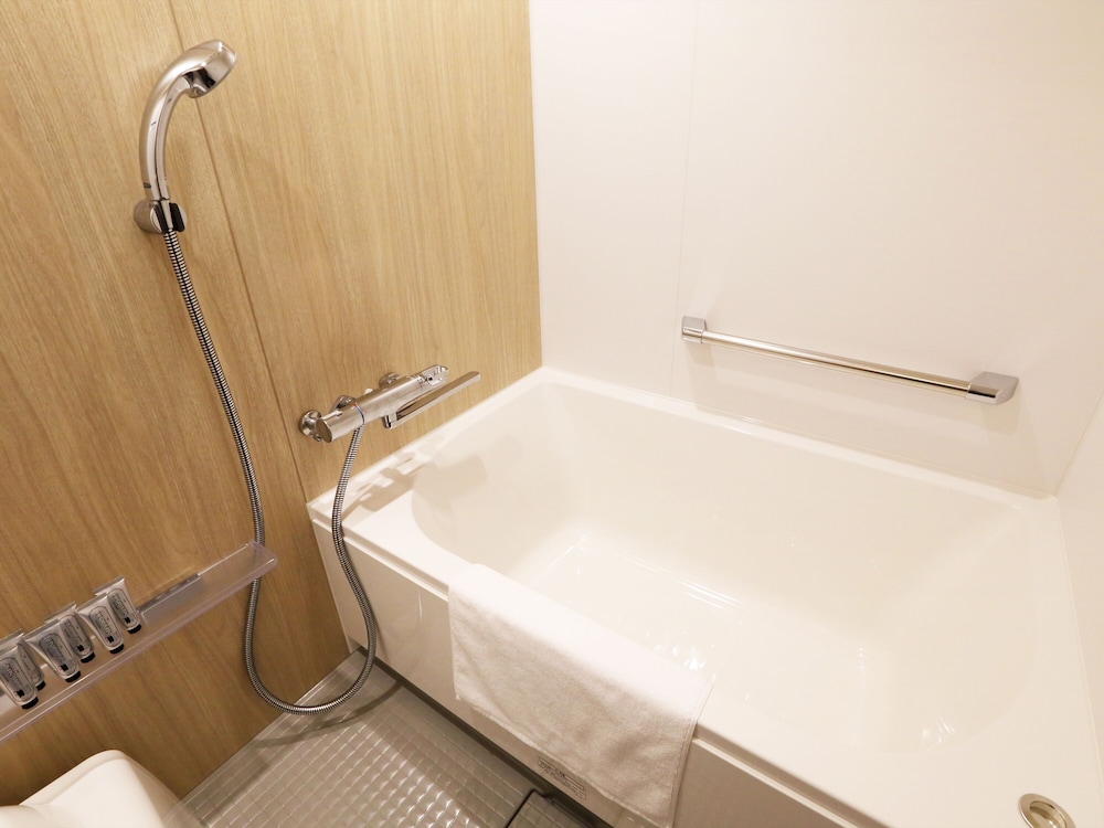 Habitación superior con 2 camas individuales del hotel Henn Na Kanazawa Korinbo. Foto 11