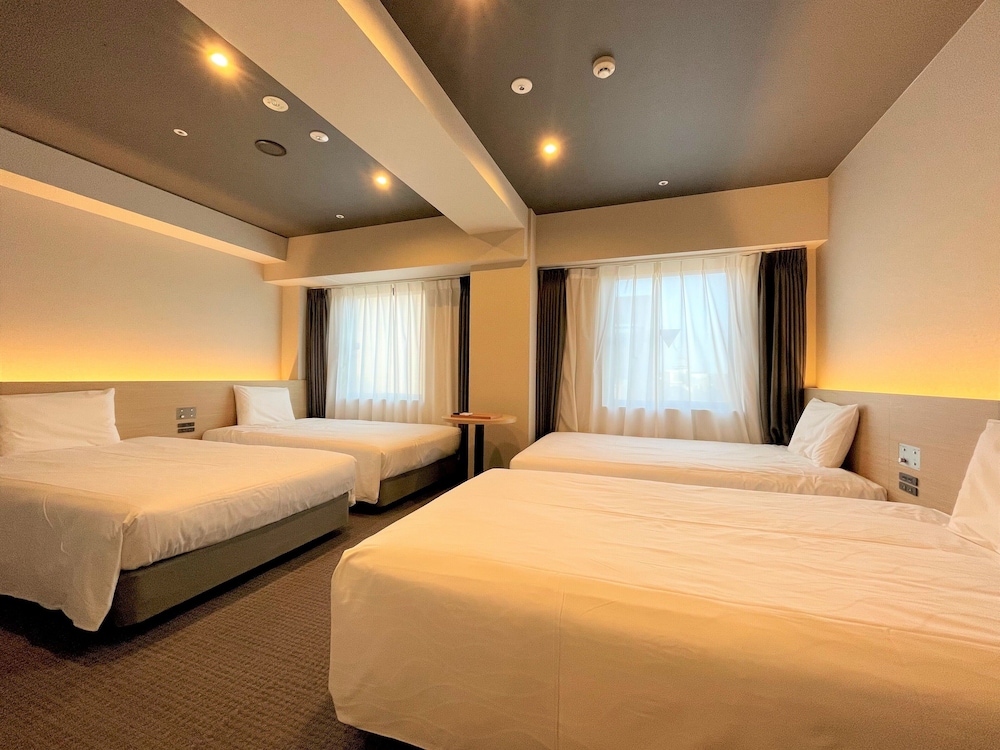Habitación cuádruple (Quartet) del hotel Henn Na Kanazawa Korinbo