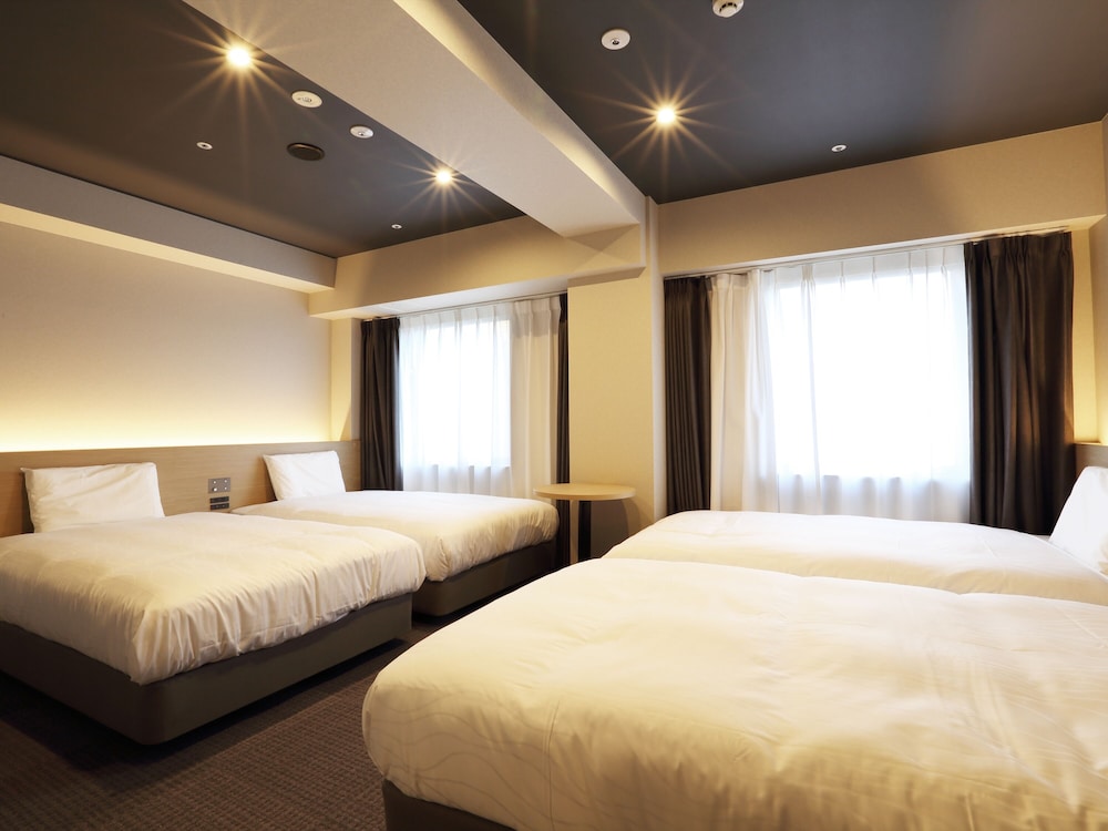 Habitación cuádruple (Quartet) del hotel Henn Na Kanazawa Korinbo. Foto 3