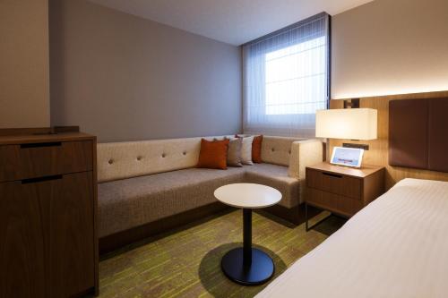 Habitación Triple esquinera del hotel Forza Kanazawa