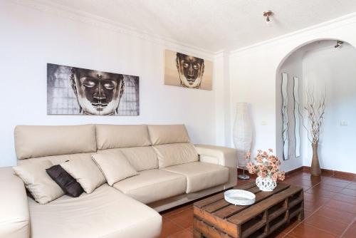 Habitación Familiar con terraza del hotel Hacienda la Dehesa - Adults Only. Foto 2