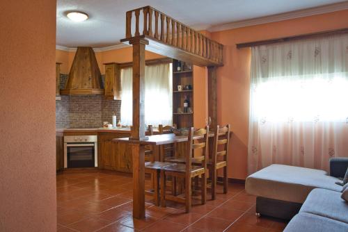 Habitación Familiar con terraza del hotel Hacienda la Dehesa - Adults Only. Foto 8