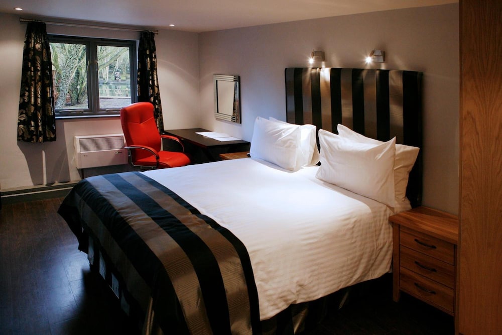 Habitación estándar doble del hotel The Great Hallingbury Manor. Foto 4