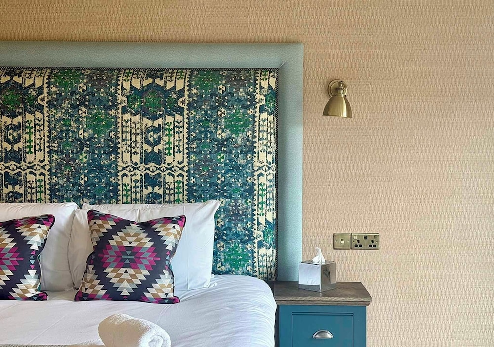 Habitación estándar con 2 camas individuales del hotel The Great Hallingbury Manor. Foto 10