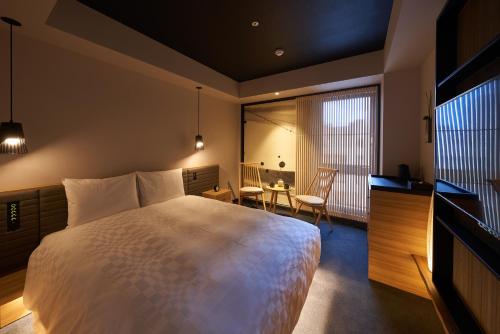 Habitación con cama grande del hotel Resol Hotel Trinity Osaka