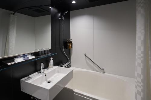 Habitación con cama grande del hotel Resol Hotel Trinity Osaka. Foto 4