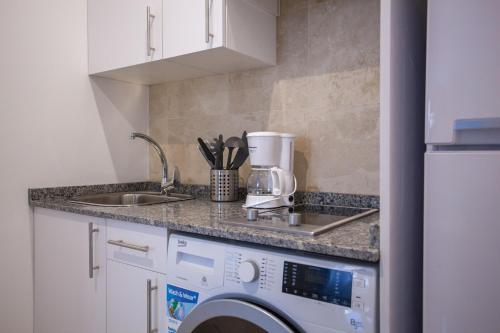 Apartamento con balcón del hotel Gran Central Suites. Foto 2