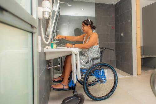 Suite Junior con terraza - Adaptada para personas con movilidad reducida del hotel Taimar. Foto 15