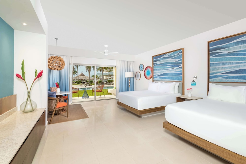 Junior Suite Pool View Double del hotel Dreams Puerto Morelos Resort & Spa - All Inclusive. Foto 3