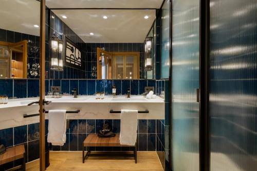 Suite del hotel Tres Reyes San Sebastian