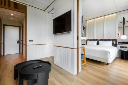 Suite del hotel Tres Reyes San Sebastian. Foto 3