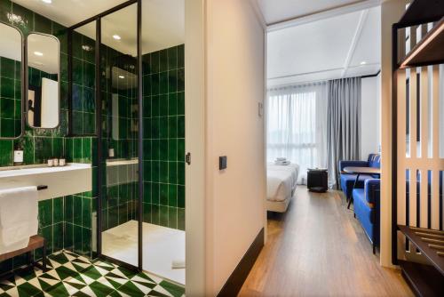 Habitación Triple del hotel Tres Reyes San Sebastian