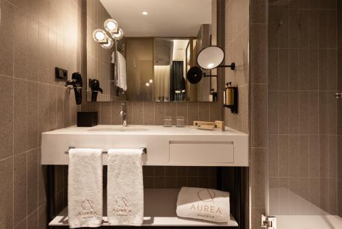 Habitación Deluxe del hotel Áurea Palacio De Correos By Eurostars Company. Foto 2