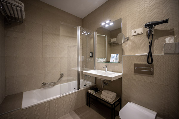 Junior Suite Vista Giralda del hotel Abba Sevilla