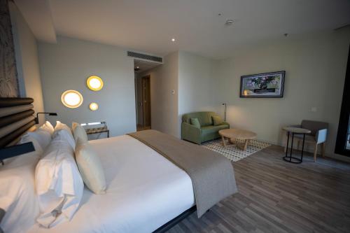 Habitación doble Balcón o Terraza 1 Cama doble del hotel Abba Sevilla