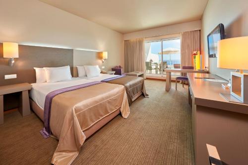 Habitación Superior con vistas al océano del hotel Melia Madeira Mare. Foto 2