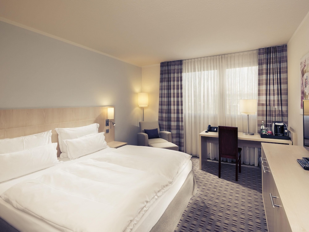 Habitación Estándar con cama doble y sofá del hotel Mercure Mannheim Am Friedensplatz