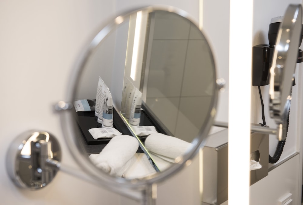 Habitación estándar con dos camas individuales del hotel Mercure Mannheim Am Friedensplatz. Foto 3