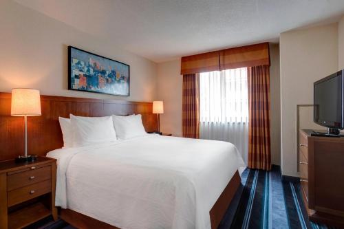 Suite de 1 dormitorio con sofá cama - Cama extragrande del hotel Residence Inn by Marriott New York Manhattan/Times Square